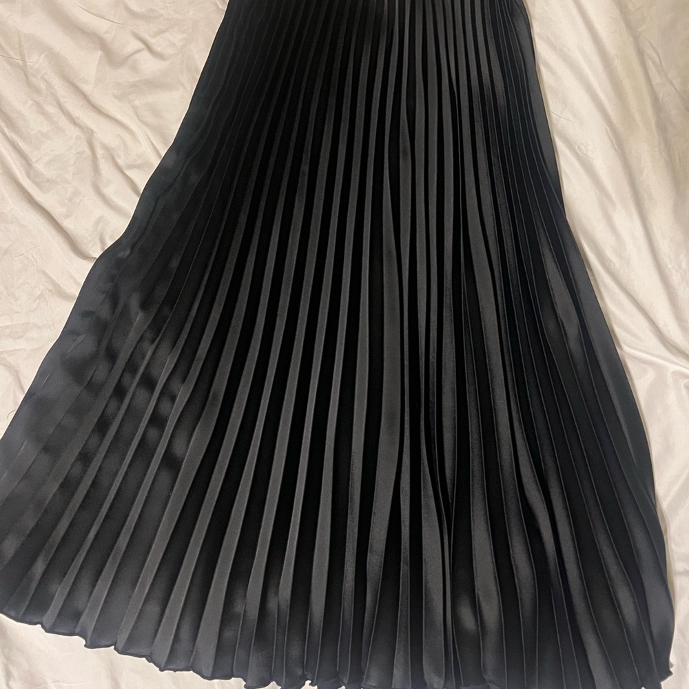 H&M Elegant Black Pleated Skirt NWT